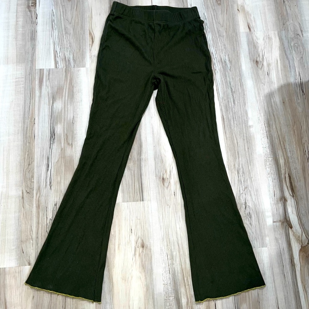 BELL BOTTOMS
